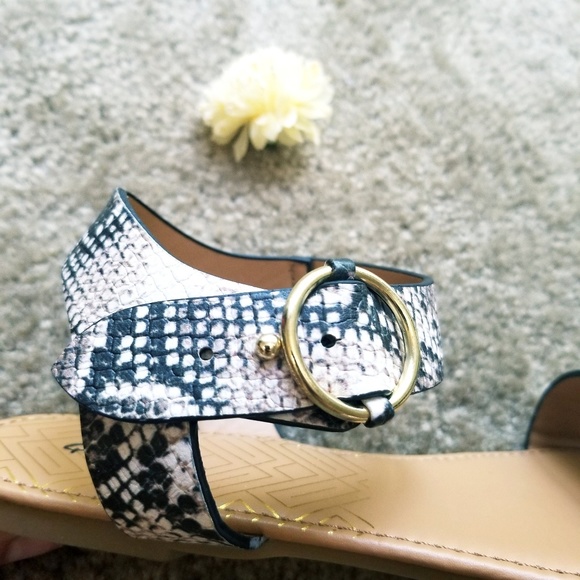 3x$20 | 4x$25 - Brand New* Sandals - Picture 4 of 6